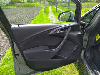 Opel Astra Notchback 1.6 (2017) - 14