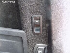 Volkswagen Passat VARIANT 2,0 TDI Highline/DSG/Kůže/ 8/2011 - 14