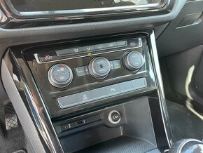 Volkswagen Touran 1.6 TDI 85kW Highline 7 Míst  Navi - 14