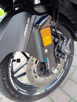 Honda Forza 300 (NF08)  r.v 2019-TOP stav,včetně doplňků - 14