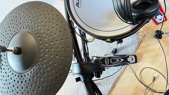 Alesis Strike Pro Special Edition BUNDLE - 14