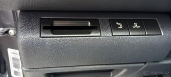 PEUGEOT 5008 1,6i 115kw,r.v.2010,naj:150tkm,NAVI,DOHODA - 14