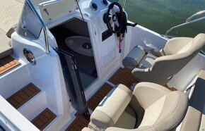 Trident 530 Sundeck - 14