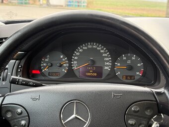 Mercedes-Benz E-classe 220CDI W210 AVANTGARDE - 14
