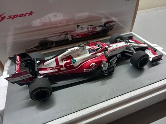 2x F1 SAUBER ALFA ROMEO C40 2021 KIMI RAIKKONEN SPARK 1:18 - 14