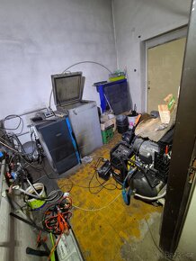Dům s možností víceúčelového využití, celková plocha 1782 m2 - 14