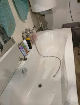 Velký rodinný dům k rekonstrukci - 14