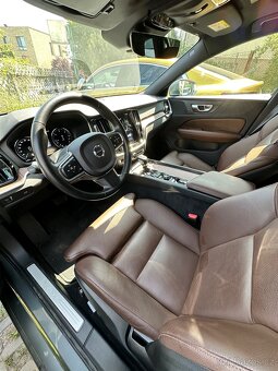 Volvo V60 D3 Momentum 2.0 diesel │ 2020 - 14