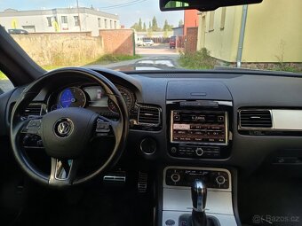 Volkswagen Touareg 3,0TDI  4Motion V6 ČR 1 maj DPH - 14