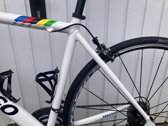 SILNIČNÍ KOLO PRO MENŠÍ POSTAVU - 14