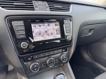 Škoda Octavia, 2.0 TDI 110 kW DSG, navigace - 14