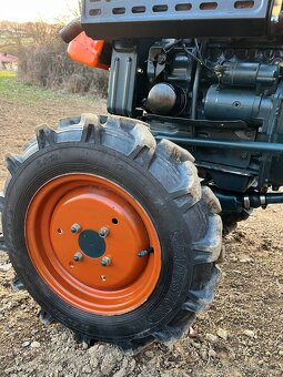 Malotraktor 4x4 Kubota B7000 - 14