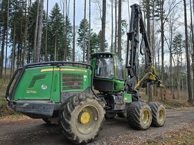 Harvestor john deere 1270e - 14