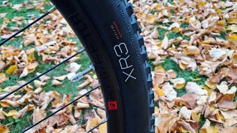 Celoodpružené Carbon horské elektrokolo Trek, Bosch CX - 14