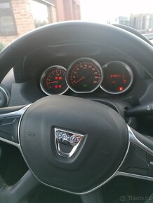 Dacia Duster 4X4  1.598 cm³ Benzin 04/2017, ČR - 14