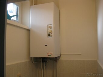 Obchodní prostory k pronájmu, Uh. Hradiště - 14