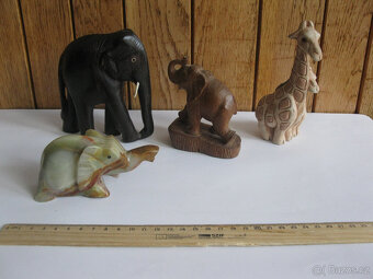 hrníčky,malachitová dóza,skleničky,krásná růž.váza ,sošky - 14