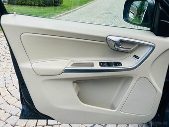 Volvo XC60 2.4D5 4x4 MANUÁL FACE LED KŮŽE NAVI SENZORY - 14