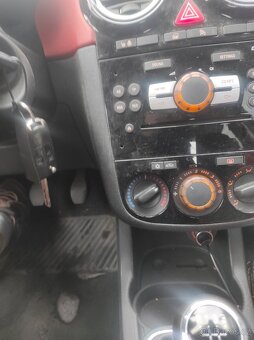Opel Corsa D Coupe - 14