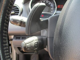PEUGEOT 3008 Hybrid 4x4 Allure Pano HUD Navi LED - 14