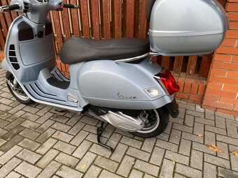 Vespa GTS 300 Hpe (2021) - 14