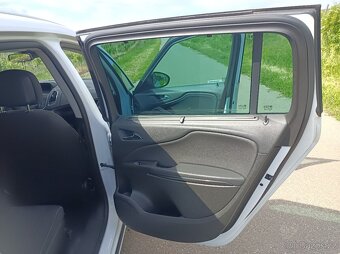 Zafira 7 míst - 14