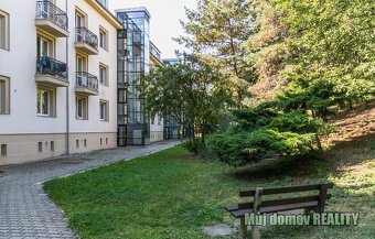 Pronájem plně zařízeného bytu u metra Bořislavka Praha 6. Kl - 14