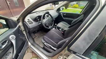 Renault Megane kombi 1.5 DCi 78 kW - 14
