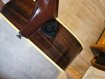 FURCH D-33 SR, na který hraje i Leicht z COPu - 14