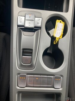 HYUNDAI KONA PREMIUM ROK 2022 BATERIE 64 kWh - 14