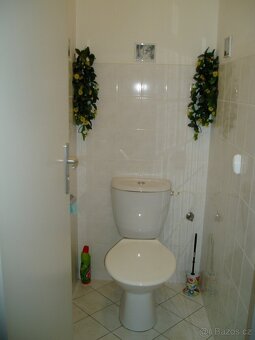 Prodej moderního bytu 3+KK s balkónem u rybníka Hamr – Praha - 14