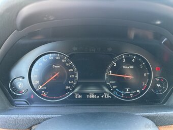 BMW xDrive 320i Touring, R.V. 2019, 125t km, 400t Kč bez DPH - 14