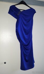 Dámské plesové šaty královská modrá vel S lesklé s řasením - 14