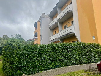 Pronájem bytu 2+kk s předzahrádkou a parkovacím stáním v Hod - 14