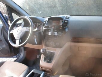 Opel Zafira 1,8i 7.míst - 14