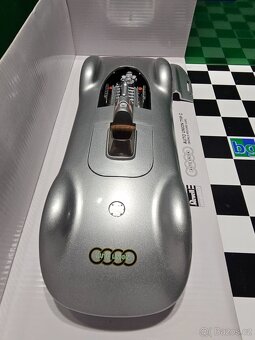 Revell Auto Union Typ C 1:18, světový rekord - 14