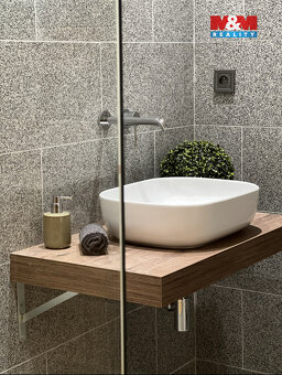 Prodej chalupy s dvěma apartmány 2+kk, Mikulovice - 14