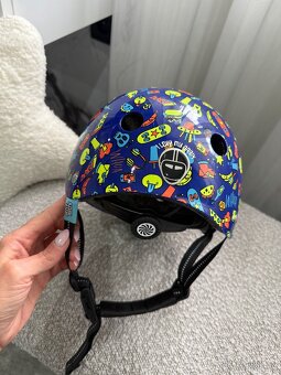 Krásná, dětská helma Nutcase Little Nutty - Cool Kid XS - 14