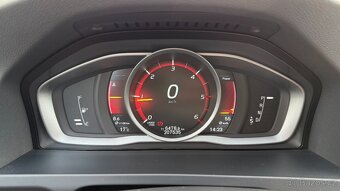 Volvo V60 D3, AT, 2016, servis - 14