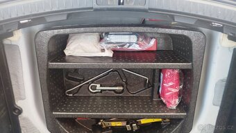 Toyota Auris 1.6 vvti. Rok 2015 - 14