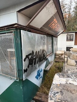 novinový stánek, sklad - 14