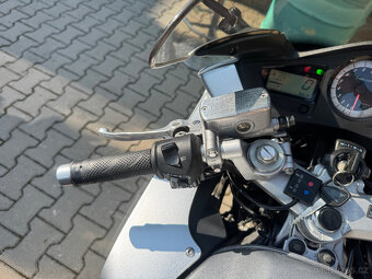 Honda VFR 800 - 14