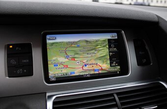 Audi Q7 3.0 TDI quattro Tiptronic S-line (2011) - 14