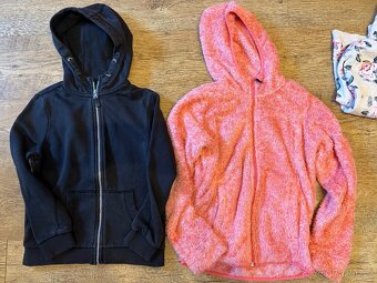 Balík oblečení pro holčičku 134-140, kusů 19ks, bunda next - 14