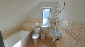 Pronájem rodinného domu 5+1 v lukrativní lokalitě Rožnova po - 14