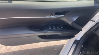 Toyota Camry Hybrid Business Edition - 14