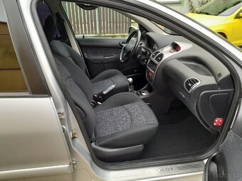 Peugeot 206 QUIKSILVER 1.4i 65kW  2005 naj.100tis. NOVÁ STK - 14