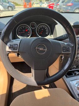 Opel Astra H 1.6 automat - 14