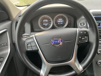 Volvo XC60 2,4D AWD rok 2013 Nové v ČR xenony automat - 14