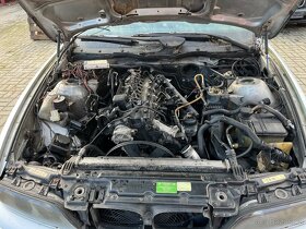 Náhradní díly Bmw e39 525d touring 2000 titansilber - 14